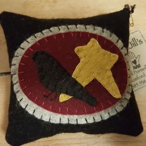 Primitive Folk Art felt pillow Crow and Star NEW